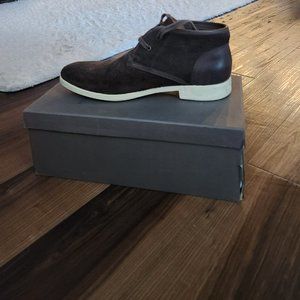 Haze 11M Dylan Chukka John Varvatos Suede boots.